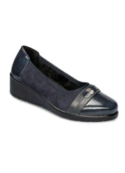 Ballerina in Lack und Veloursleder-Optik