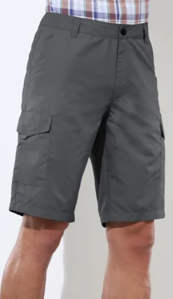 Bermudas mit Cargotaschen in 3 Farben