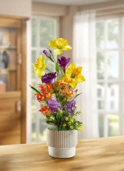 Blüten-Arrangement im Topf