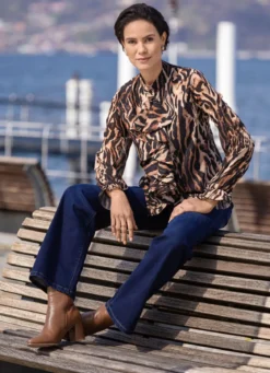 Bluse mit verspielten Volants