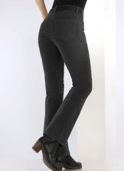 Cordhose in trendiger Bootcut-Form