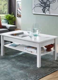 Couchtisch mit großer Ablagefläche