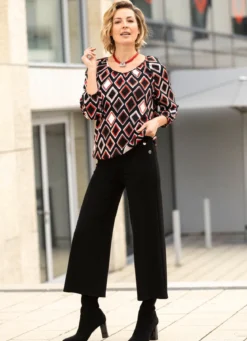 Culotte mit Zierknöpfen
