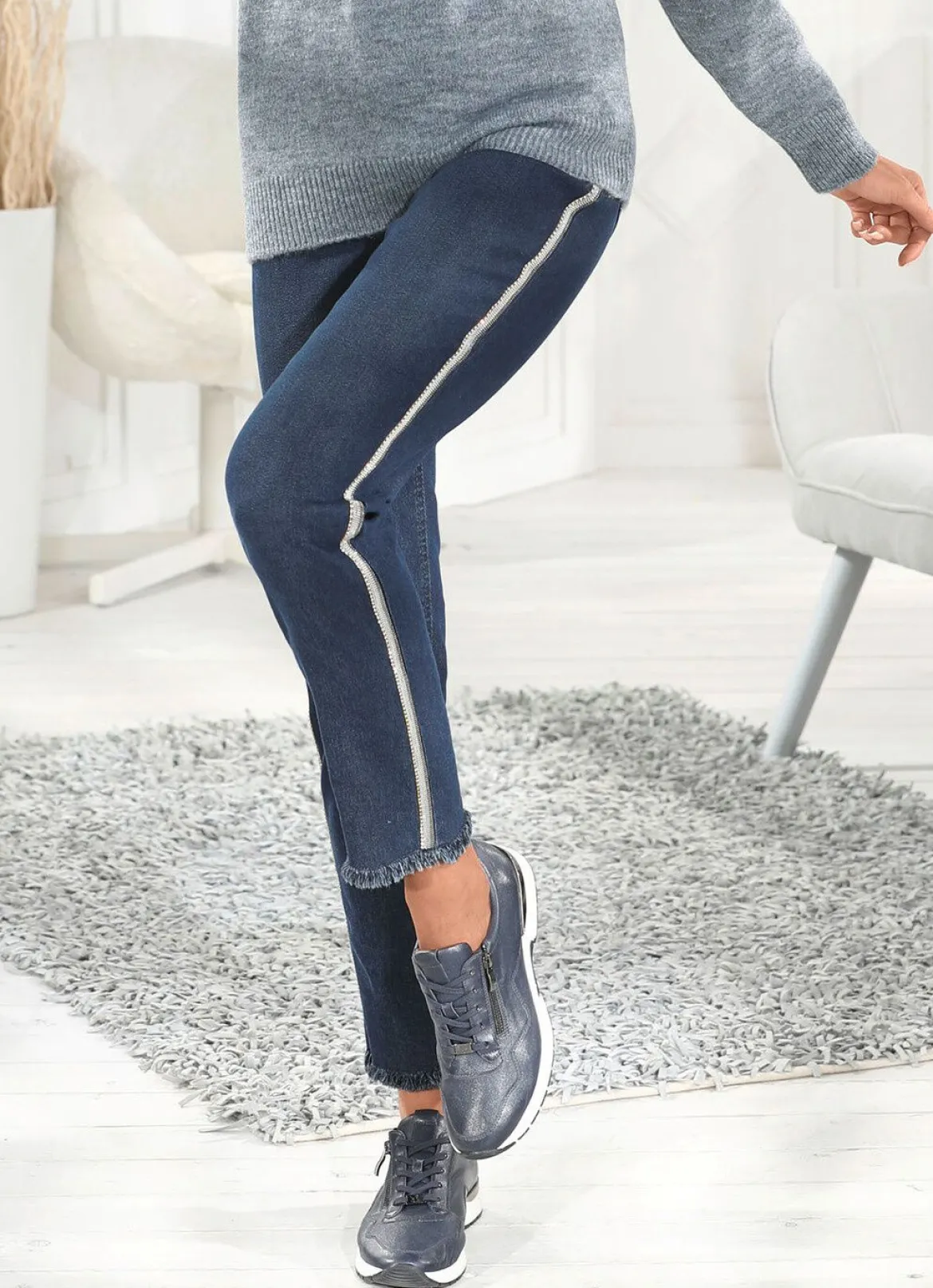 Edel-Jeans mit Strasssteinchen