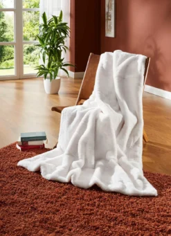 Felldecke in kuschelweicher Qualität