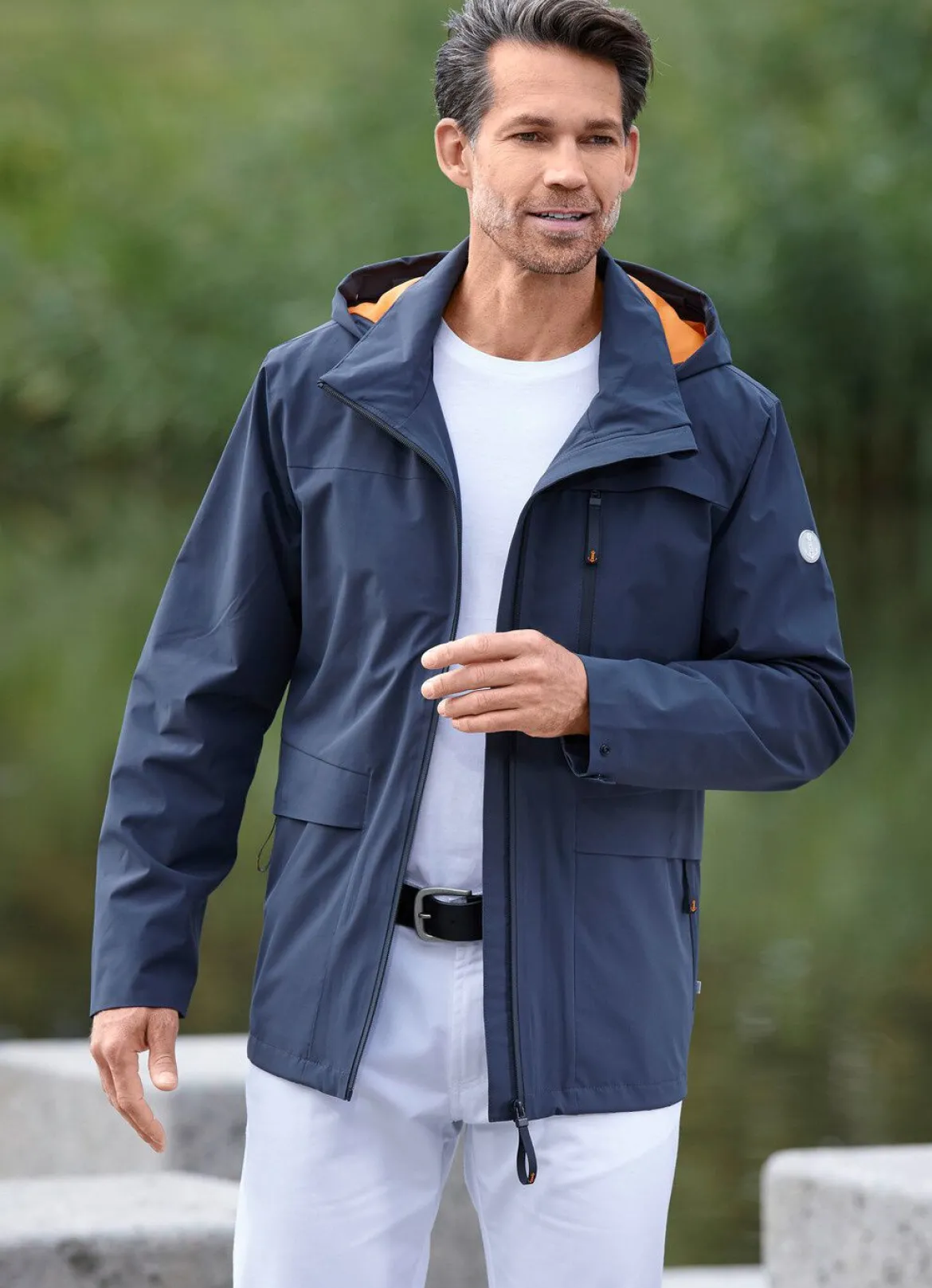 Funktionsjacke mit Kapuze