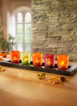 Glas-Teelichthalter mit Holzbrett