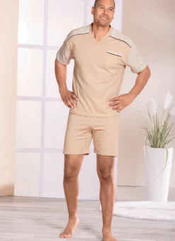 Götting Shorty mit farbig gewachsener Baumwolle und V-Ausschnitt