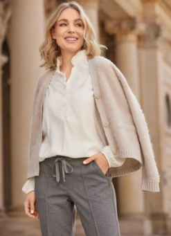 Jacke mit V-Ausschnitt