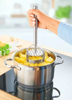 Kartoffelstamfper aus rostfreiem Edelstahl.