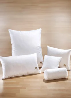 Kissenserie mit goldfarbener Satin-Biese