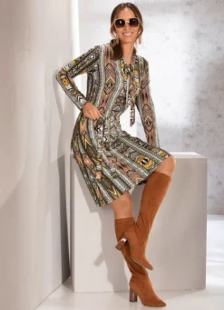 Kleid mit Bindegürtel