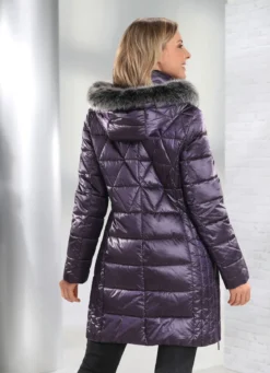 Kurzmantel mit Längssteppung seitlich