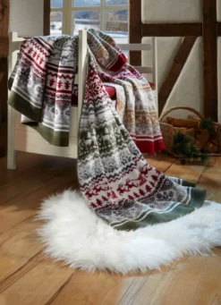 Kuschelige Wohndecke mit winterlichen Motiven