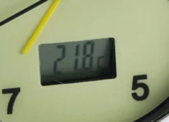 Leuchtender Wecker mit digitaler Raumtemperaturanzeige