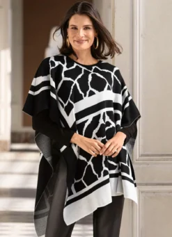 Poncho in asymmetrischer Zipfelform