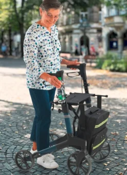 Rollstuhl-/Rollator-Getränkehalter