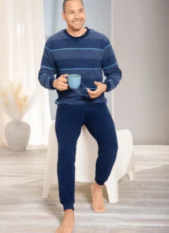 Schlafanzug aus Frottierstretch mit Bündchenabschlüssen