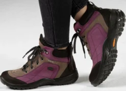 Schnür-Stiefelette in interessanter Farbkombination