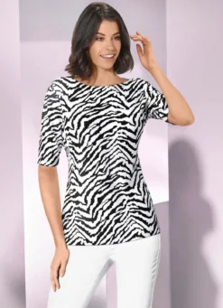 Shirt mit modisch flachem Halsausschnit