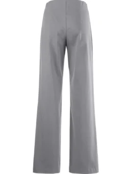 Soft-Stretch-Hose in modischer Weite