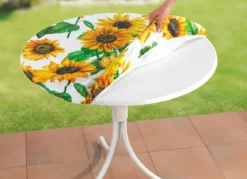 Spann-Tischdecke mit Sonnenblumen-Dessin