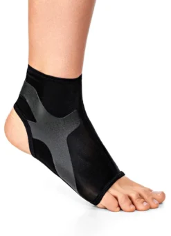 Sprunggelenkbandage mit integrierten Tapes