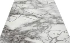 Stilsichere Brücken und Teppiche mit Marmormotiv