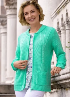 Strickjacke in Mustermix