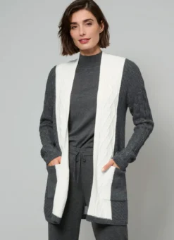 Strickjacke in Strukturmix