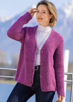 Strickjacke in superflauschigem Grobstrick