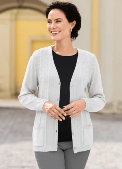 Strickjacke mit feinen Strukturstreifen