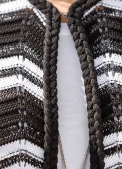 Strickjacke mit geflochtener Blende