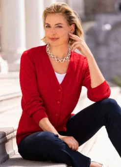 Strickjacke mit Zöpfchendessin