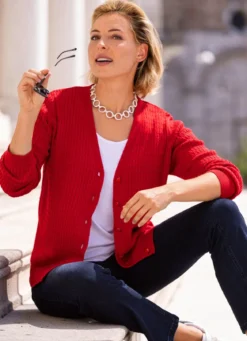 Strickjacke mit Zöpfchendessin