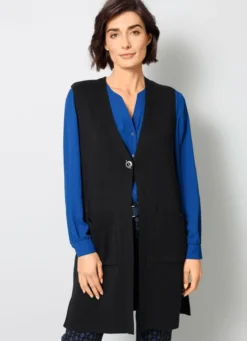 Strickweste mit dekorativem Verschluss
