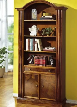 Teilmassiver Bücherschrank