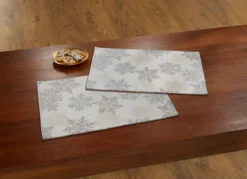 Tisch- und Raumdekoration mit Glitzergarn