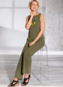 Trägershirt mit modisch flachem Halsausschnitt in 2 Farben