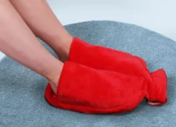 Vital Comfort Fuß-Wärmflasche mit sanftem Fleece-Bezug