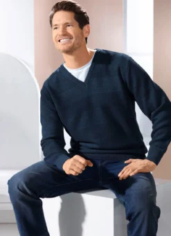 V-Pullover mit Strukturdessin in 3 Farben