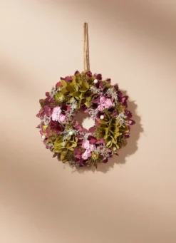 Wandkranz mit verschiedenen Blüten